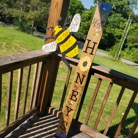 SET "Hello Honeys" Bumble bee welcome sign+door hanger